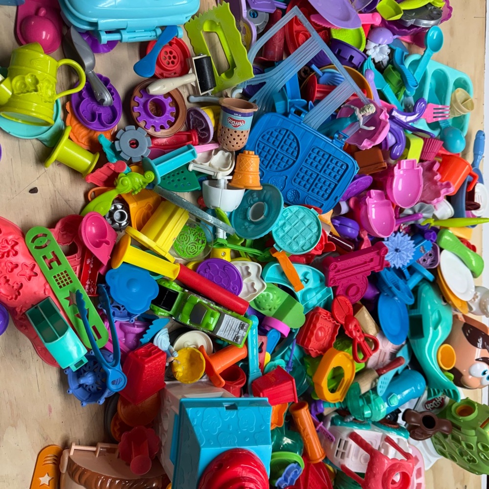 200+ piece Playdoh Kids Toy Set